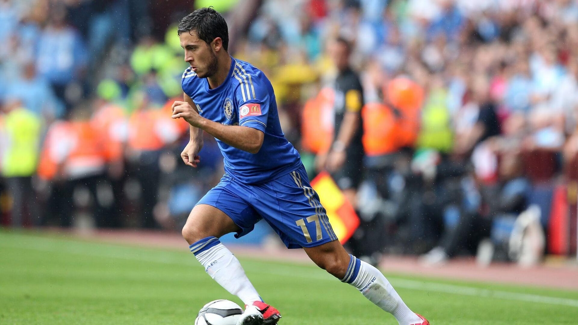 中国足球职业联赛推动俱乐部女性管理人才引进，女足俱乐部工资