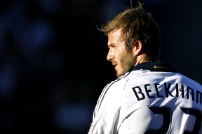 国际户外攀岩系列赛 中国站 桂林喀斯特岩壁吸引全球高手挑战